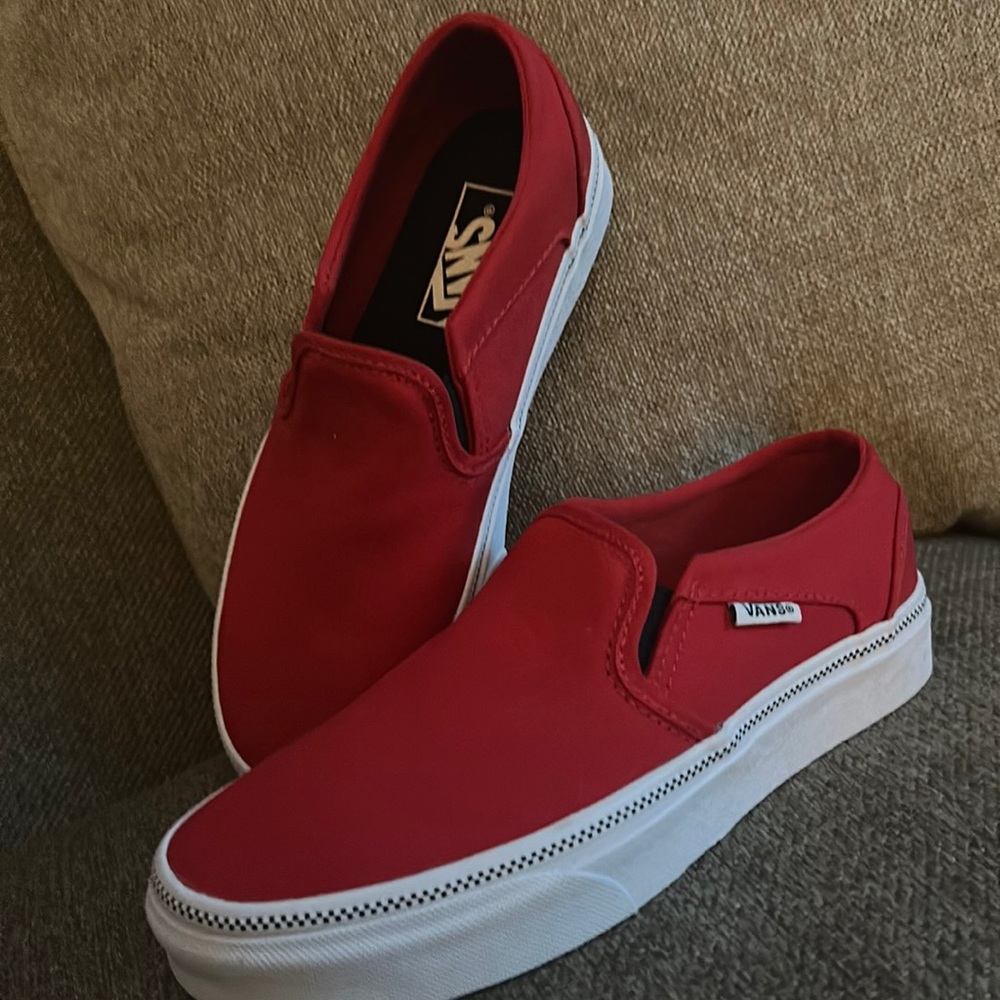 Vans slide on
